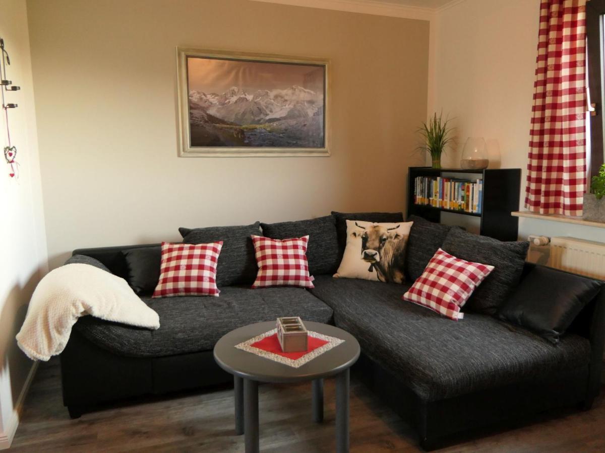 Ferienwohnung Sunnenviul Ленещат Екстериор снимка